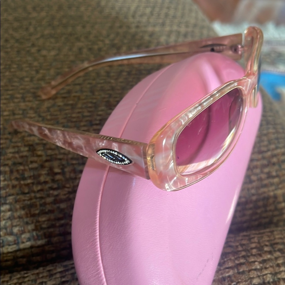 Pink Floral Sunglasses with Protective Case - Picture 2 of 10